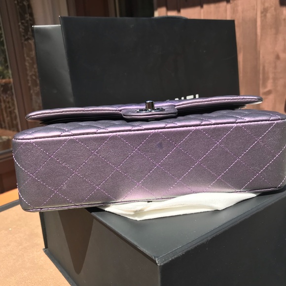 ❌SOLD❌ Chanel Metallic Purple Iridescent Flap - Picture 4 of 8